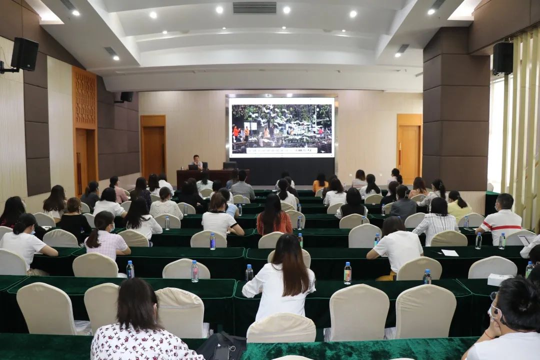 拍好圖片、講好故事、樹好形象——集團公司工會開展“職工素質(zhì)提升課堂”之《攝影入門及提高》培訓(xùn)