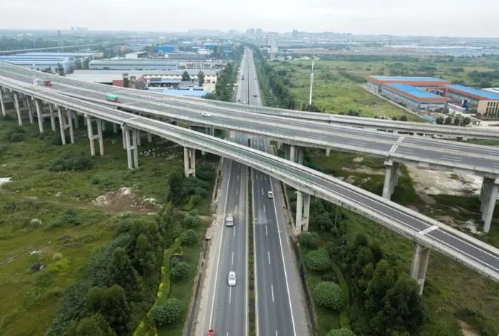 【決戰(zhàn)四季度】舊路煥新顏！這條路預(yù)計明年1月完成修復(fù)！