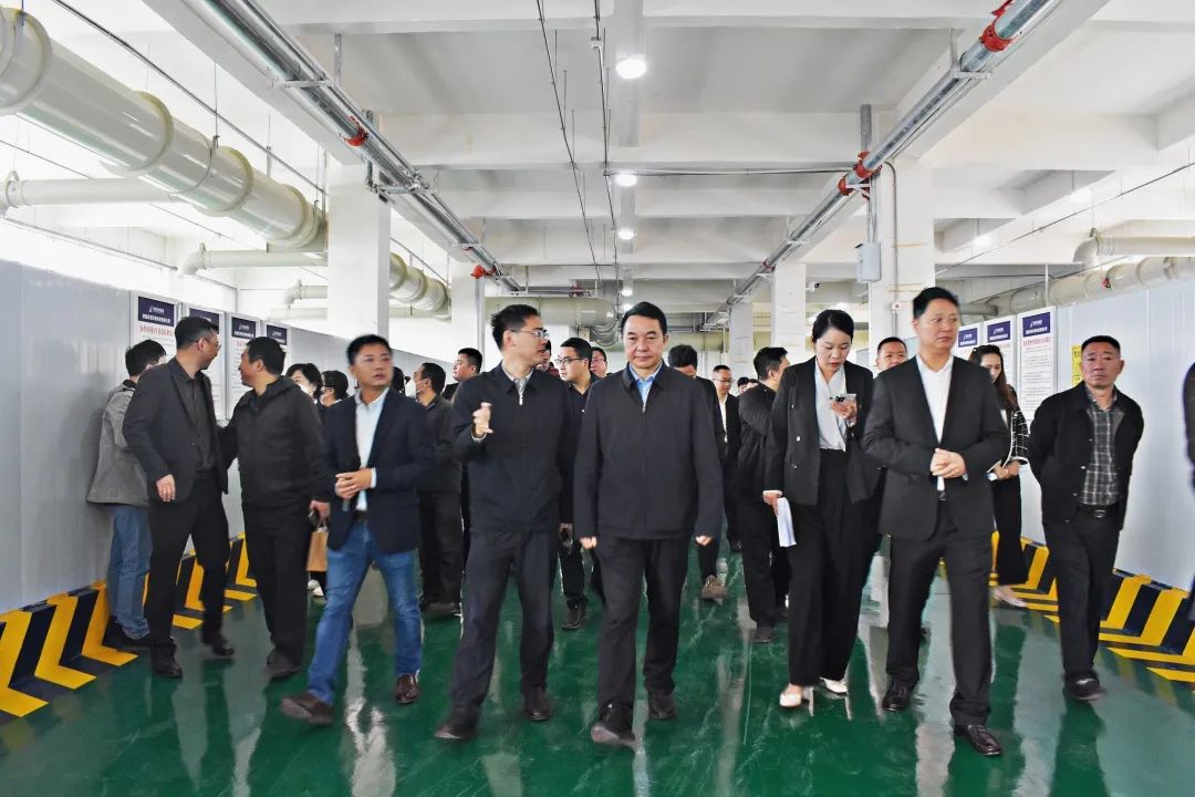 【子公司動態(tài)】四川省生態(tài)環(huán)境廳黨組成員、副廳長李銀昌帶隊(duì)參觀調(diào)研欣海環(huán)境公司