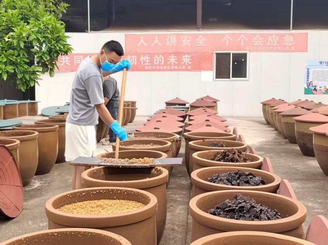 【耕耘五月天】行者故事：腳踏熱浪 一步一店傳醬香