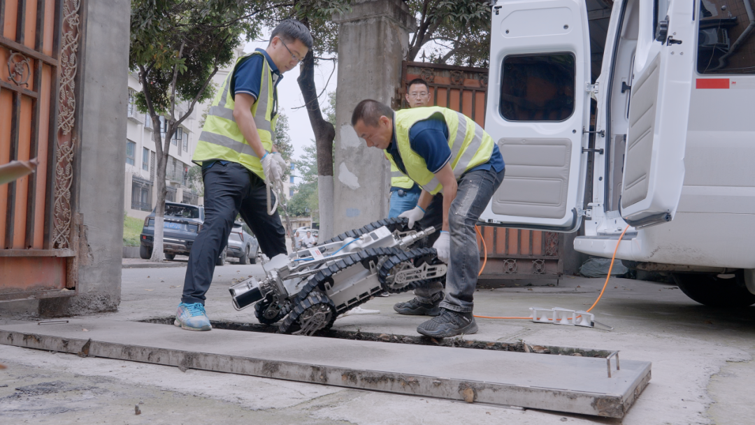 【勞動(dòng)之光】排水尖兵繪就城市水韻新篇——記德陽(yáng)杰陽(yáng)排水一線團(tuán)隊(duì)的攻堅(jiān)之路